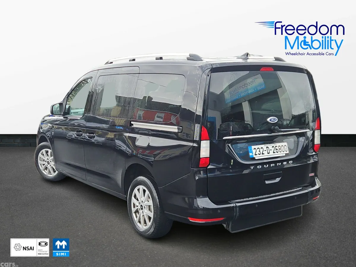 Ford Tourneo MPV, Diesel, 2023, Black