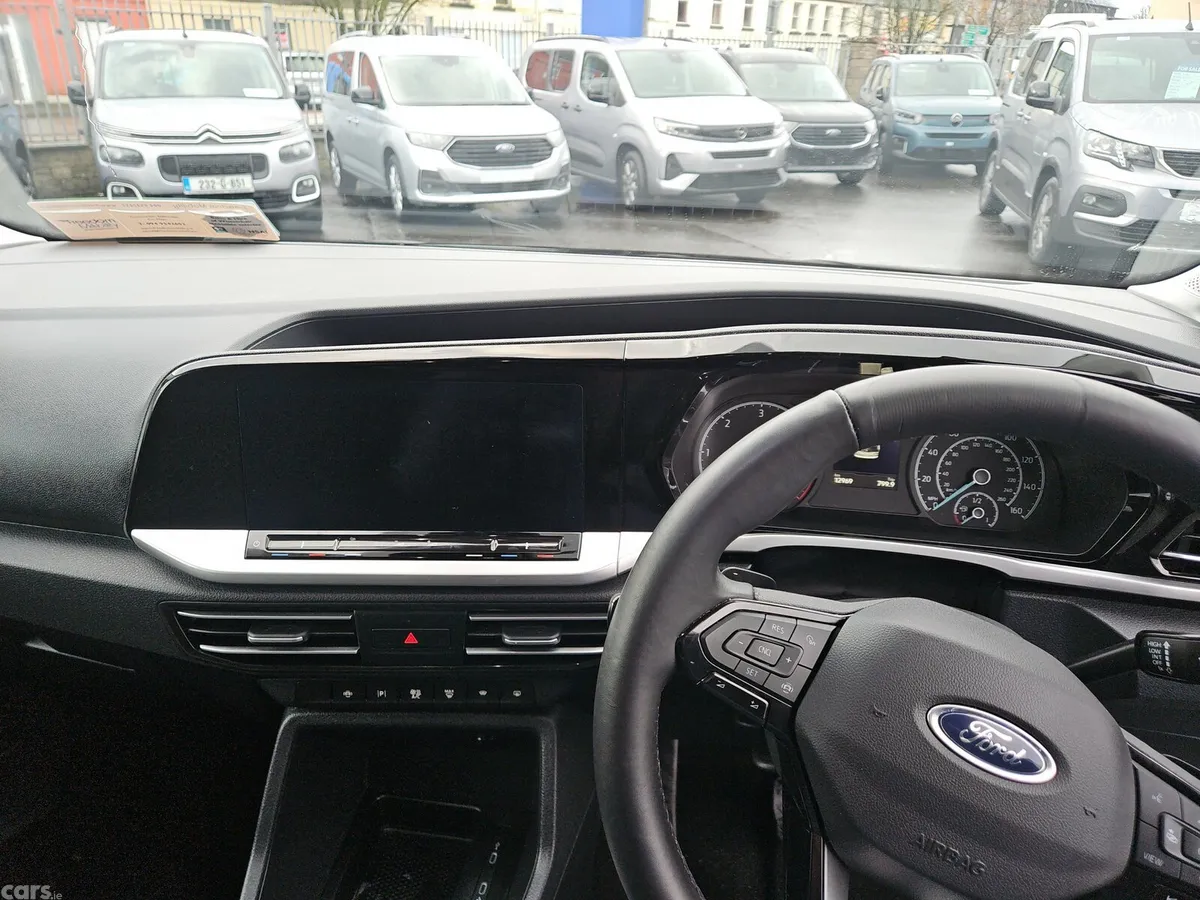 Ford Tourneo MPV, Diesel, 2023, Black