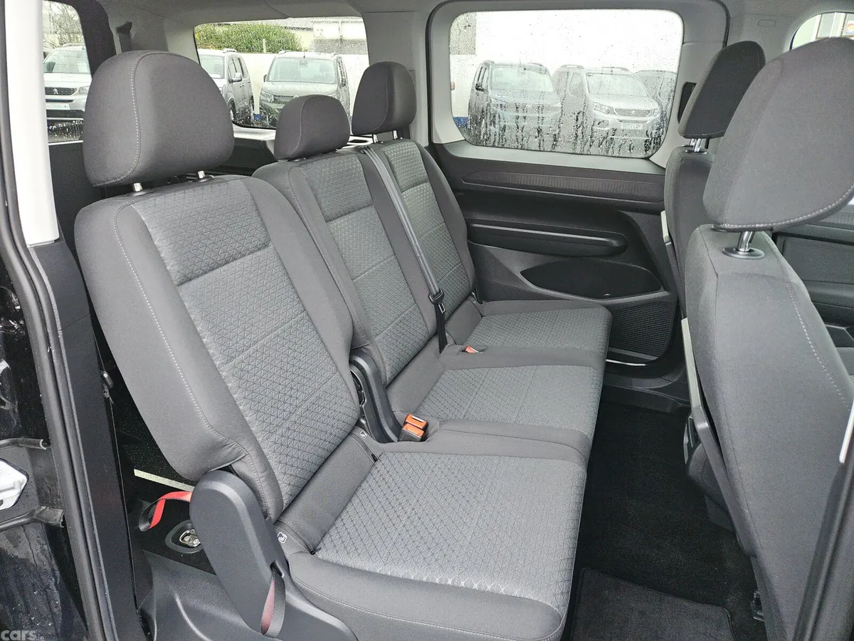 Ford Tourneo MPV, Diesel, 2023, Black