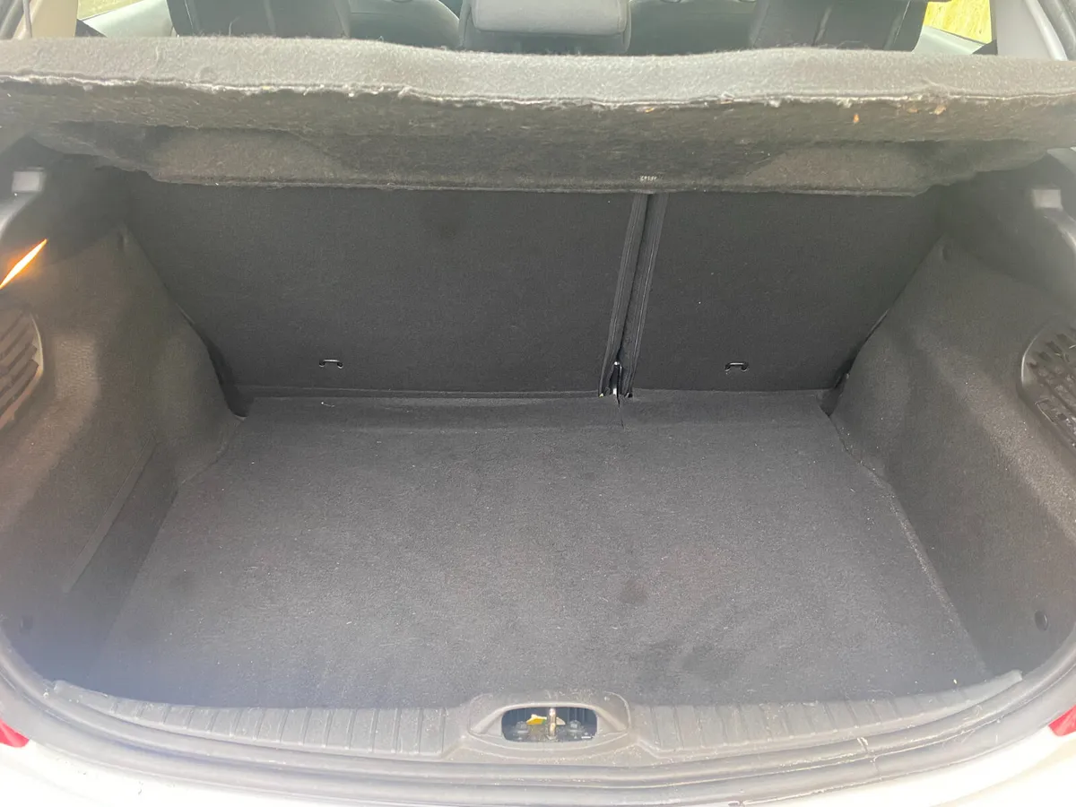 Peugeot 208 Hatchback, Diesel, 2015, Grey
