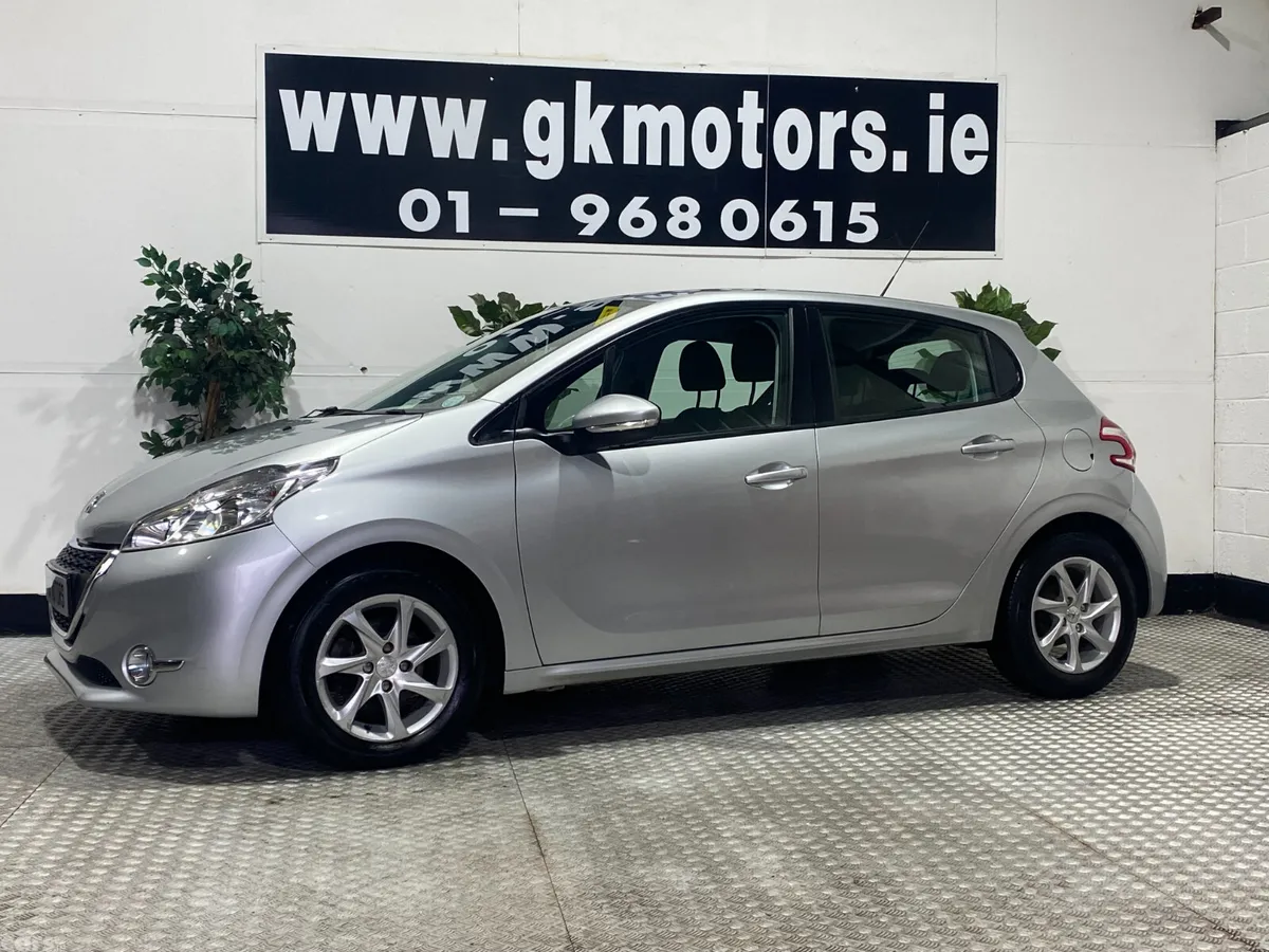 Peugeot 208 Hatchback, Diesel, 2015, Grey