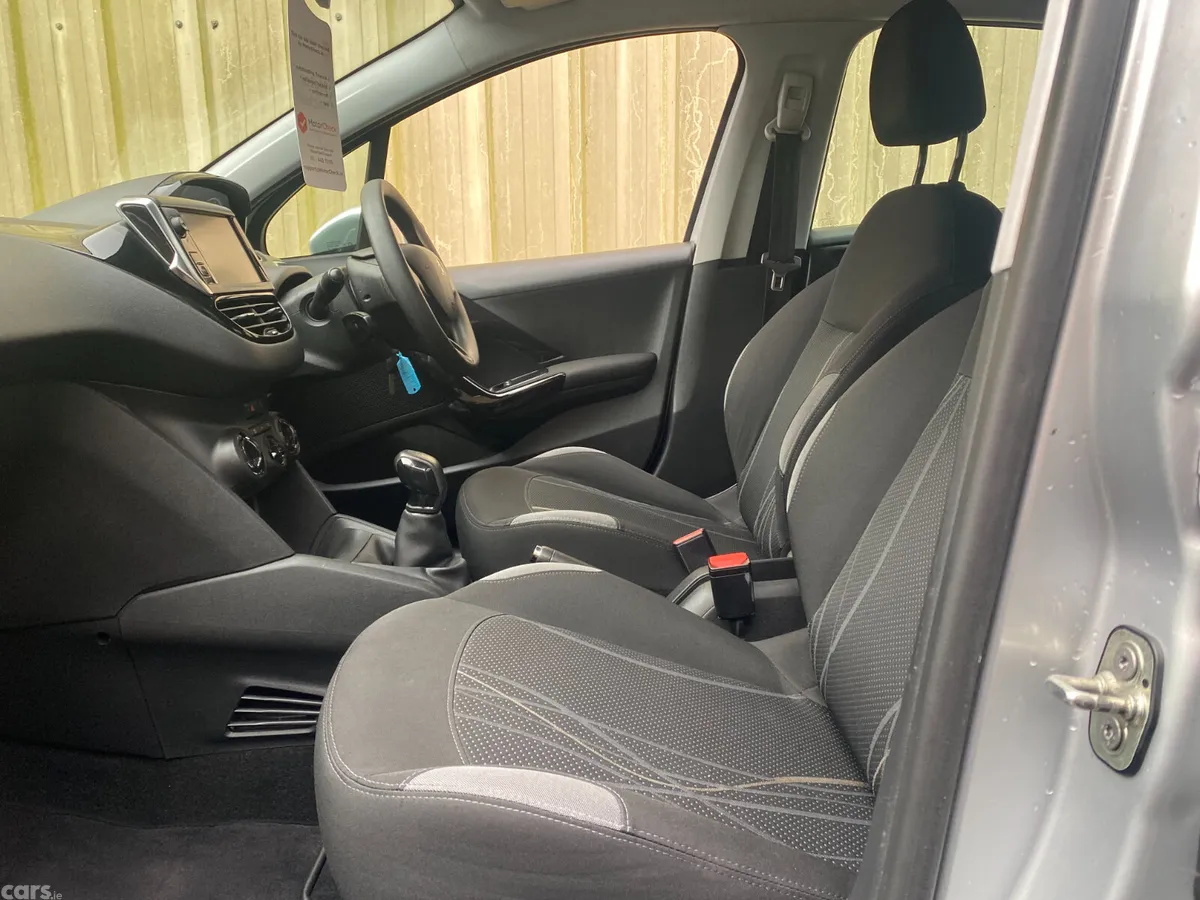 Peugeot 208 Hatchback, Diesel, 2015, Grey