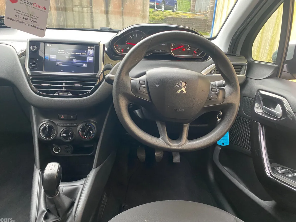 Peugeot 208 Hatchback, Diesel, 2015, Grey
