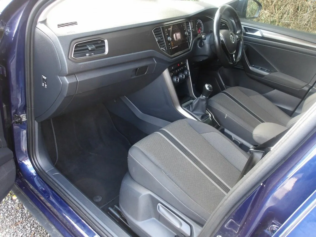Volkswagen T-Roc SUV, Diesel, 2019, Blue