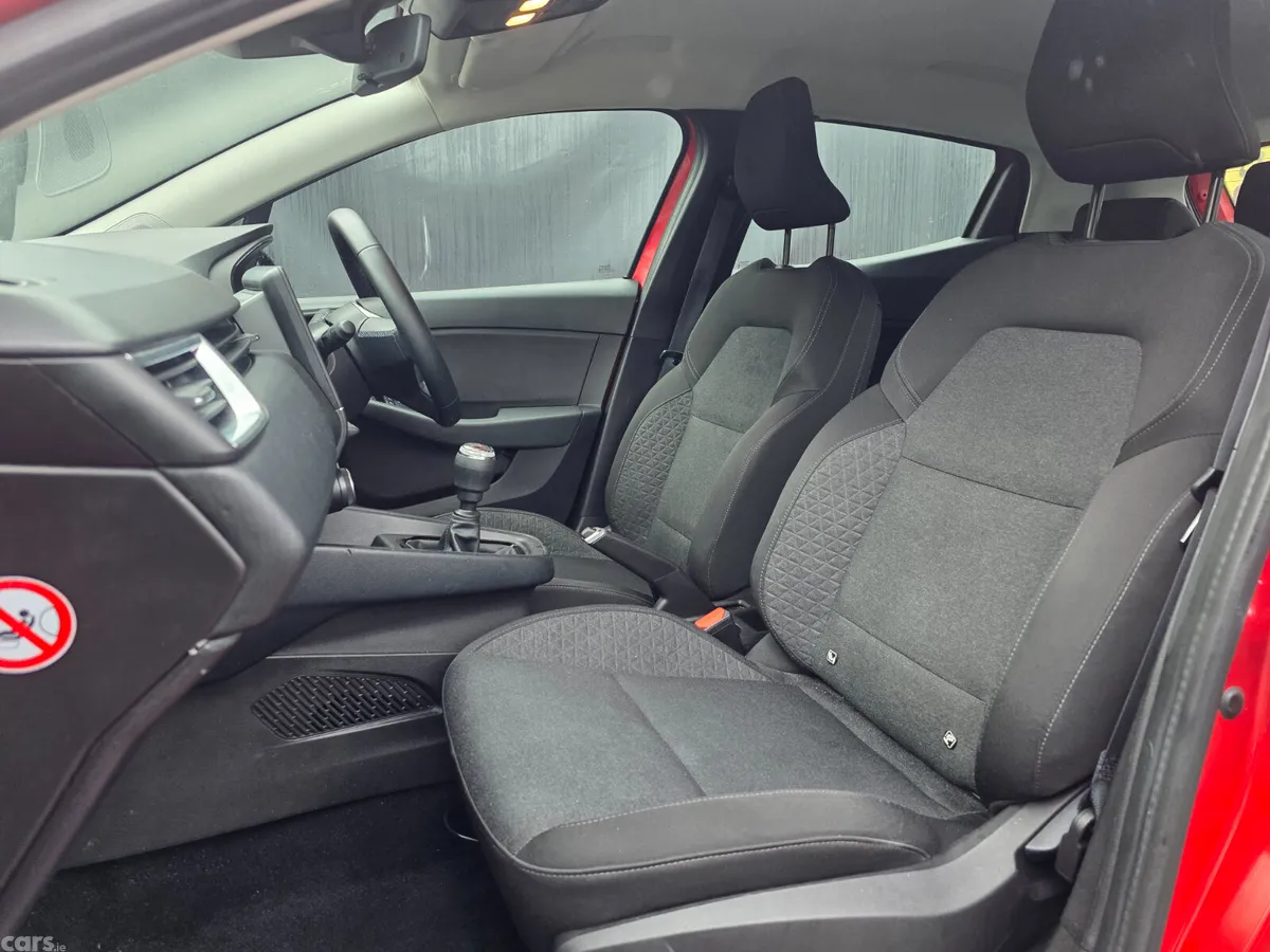 Renault Clio Hatchback, Petrol, 2022, Red