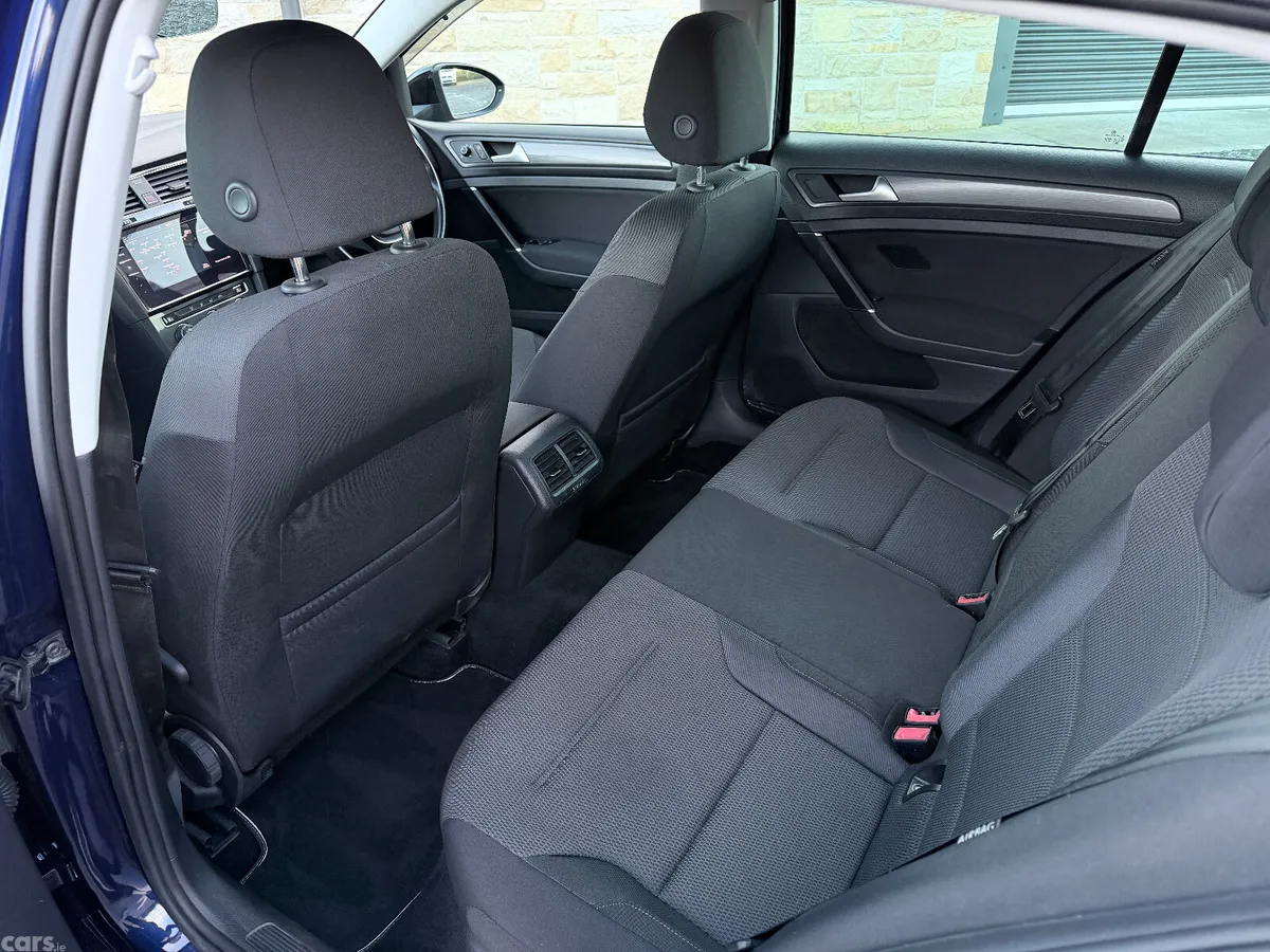 Volkswagen Golf Hatchback, Petrol, 2018, Navy