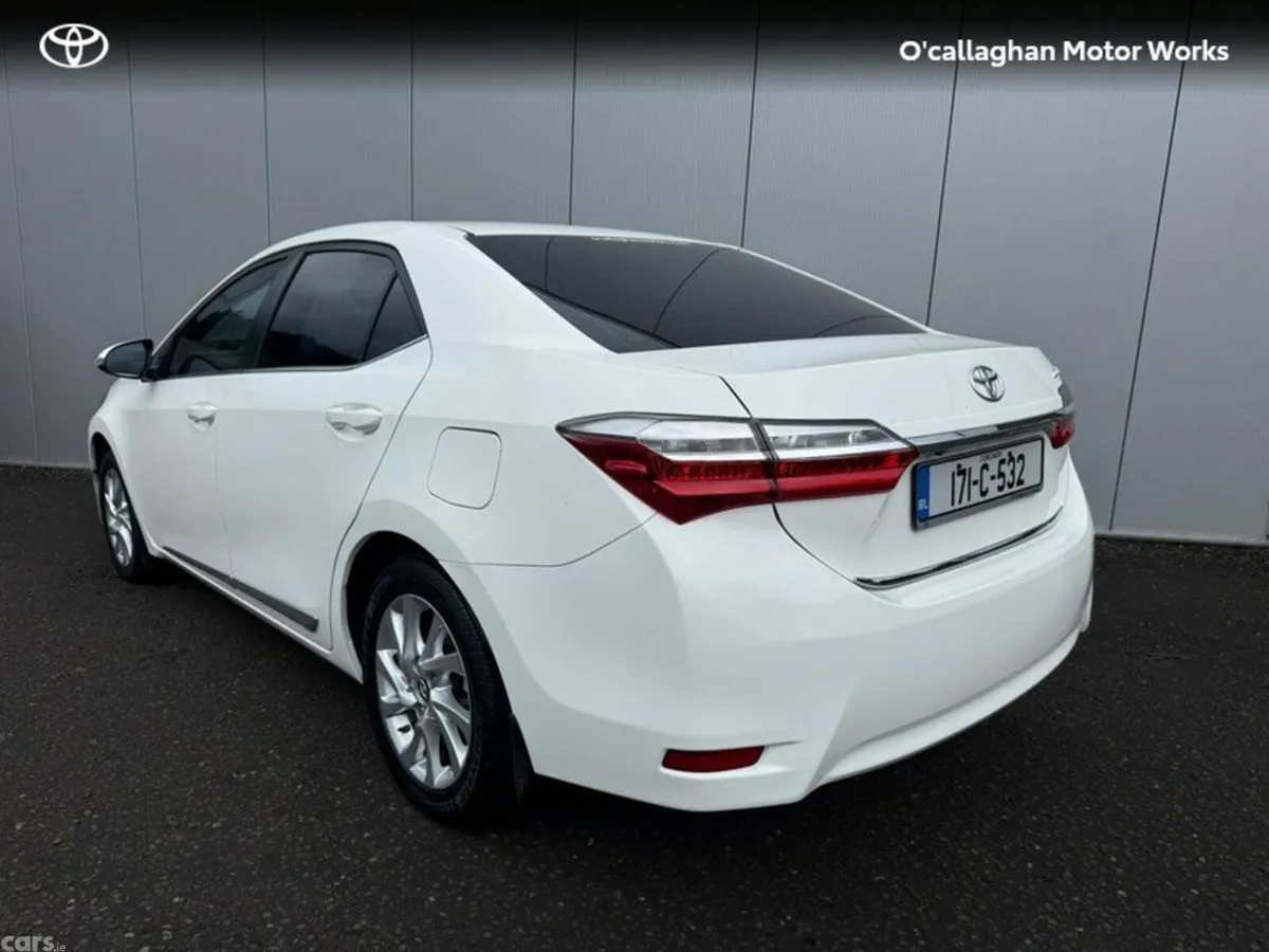 Toyota Corolla Saloon, Diesel, 2017, White