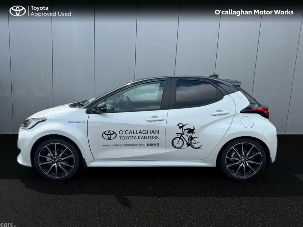 Toyota Yaris Hatchback, Petrol Hybrid, 2025, White
