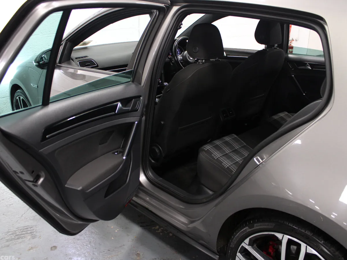Volkswagen Golf Hatchback, Diesel, 2017, Grey