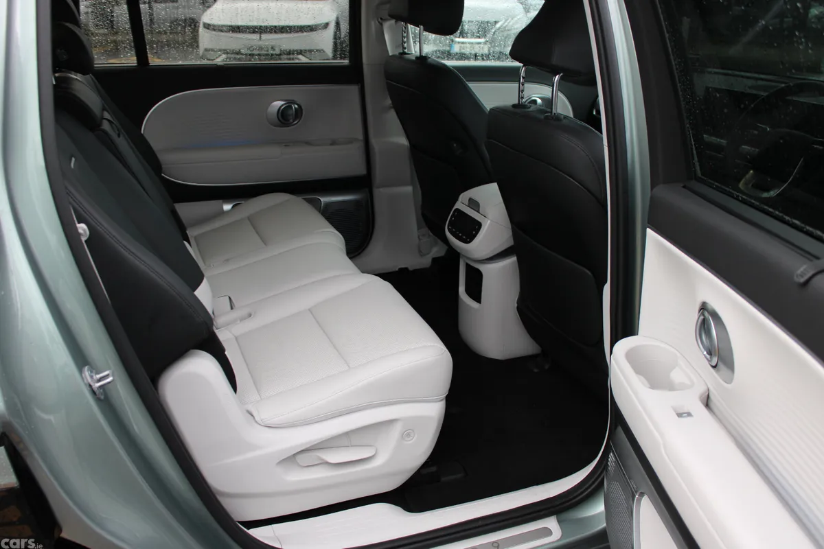 Hyundai IONIQ 9 MPV, Electric, 2025, Grey