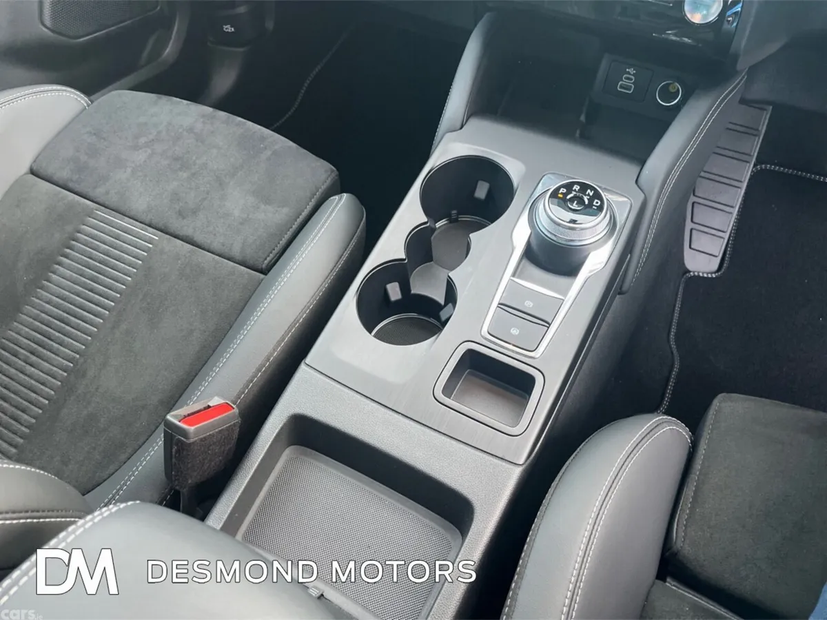 Ford Kuga SUV, Petrol Hybrid, 2025, Green