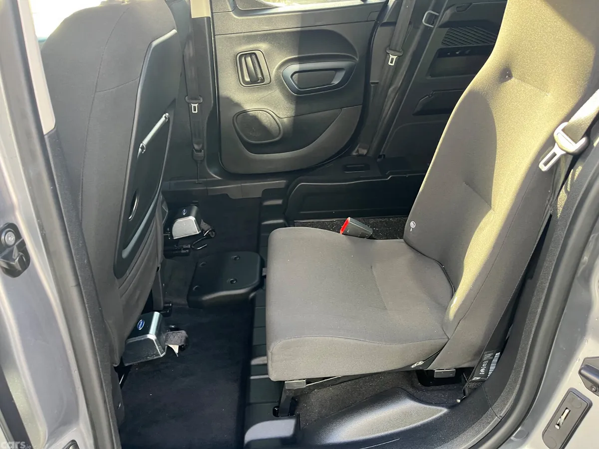Peugeot Rifter MPV, Diesel, 2021, Silver