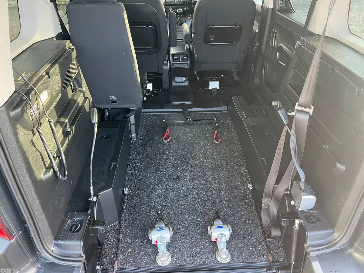 Peugeot Rifter MPV, Diesel, 2021, Silver