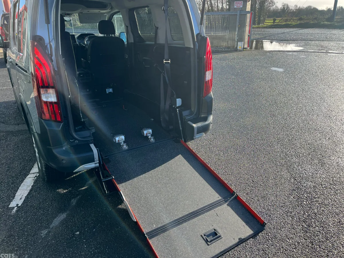 Peugeot Rifter MPV, Diesel, 2021, Silver