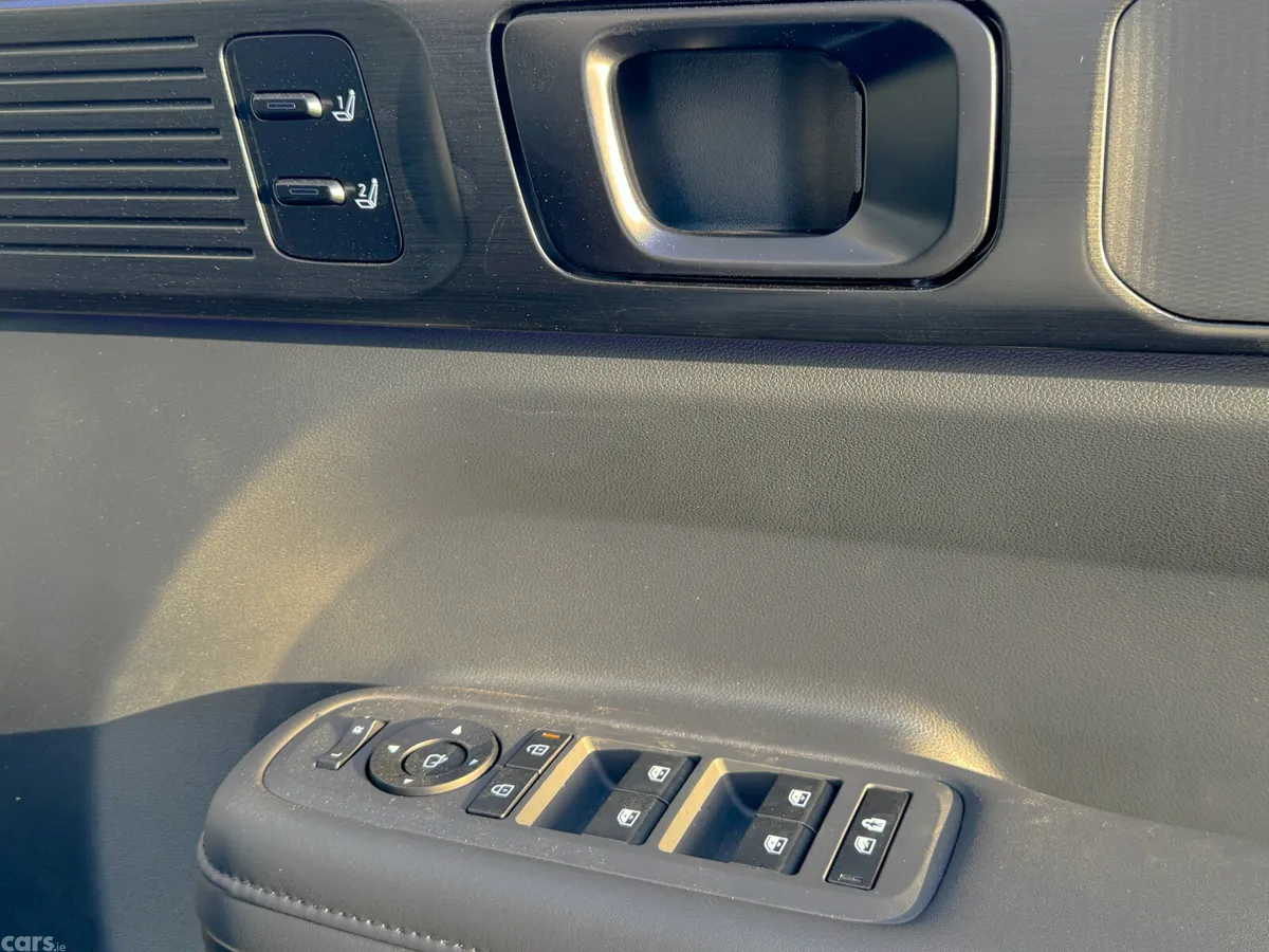 Hyundai Santa Fe SUV, Petrol Plug-in Hybrid, 2027, Black