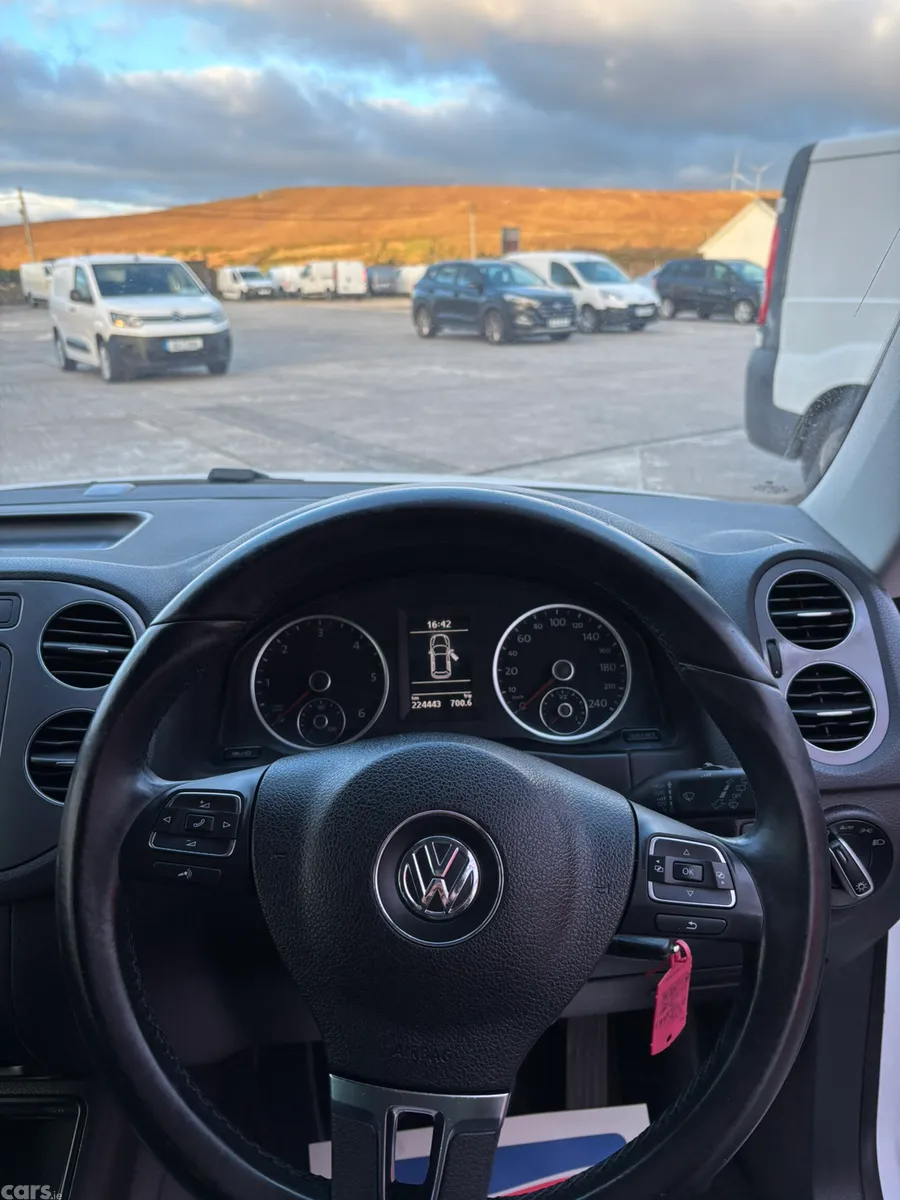 Volkswagen Tiguan SUV, Diesel, 2013, White