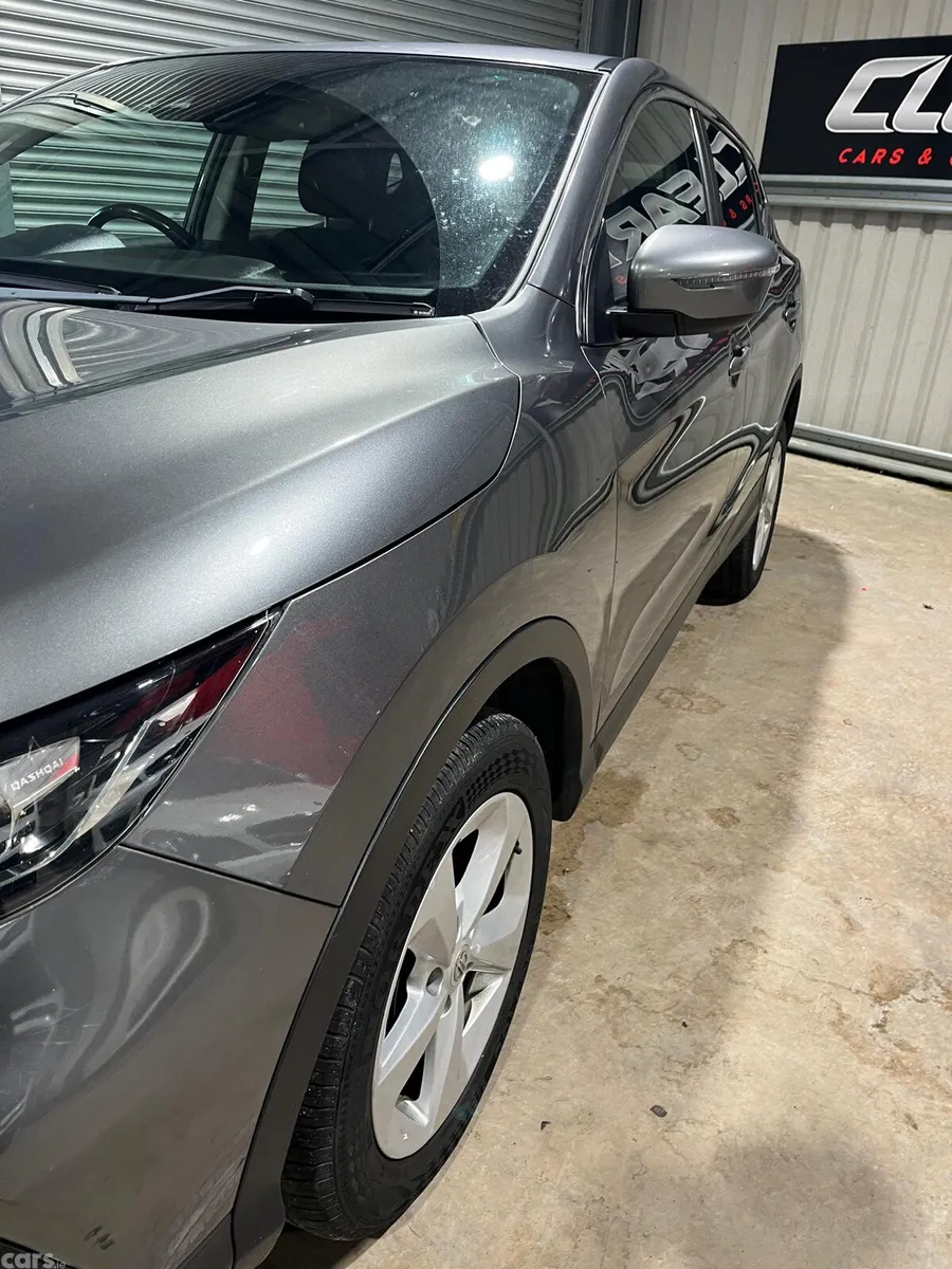Nissan Qashqai SUV, Diesel, 2019, Grey