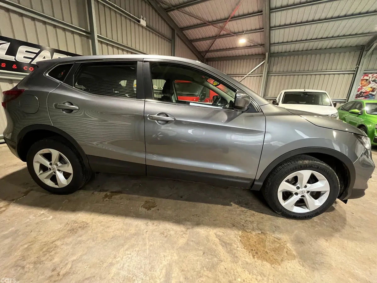 Nissan Qashqai SUV, Diesel, 2019, Grey