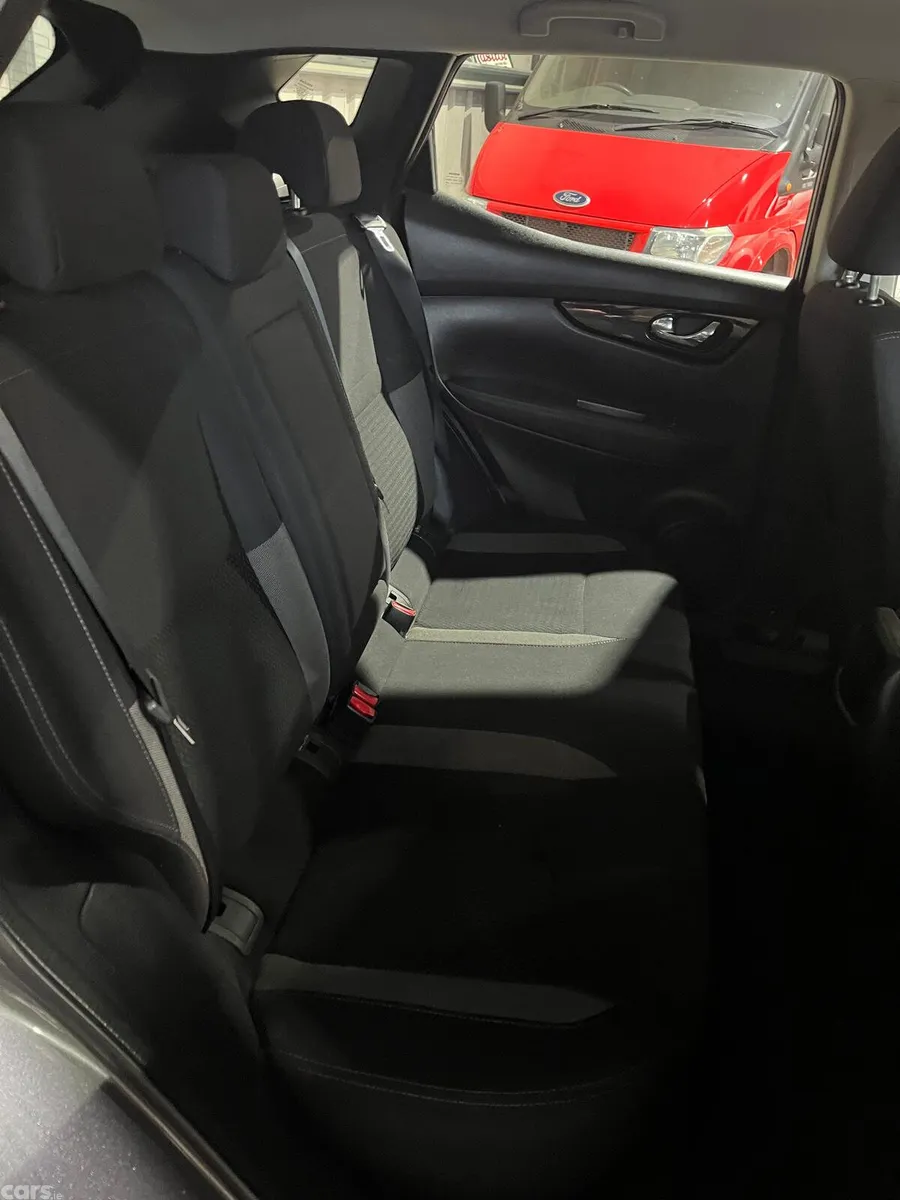 Nissan Qashqai SUV, Diesel, 2019, Grey