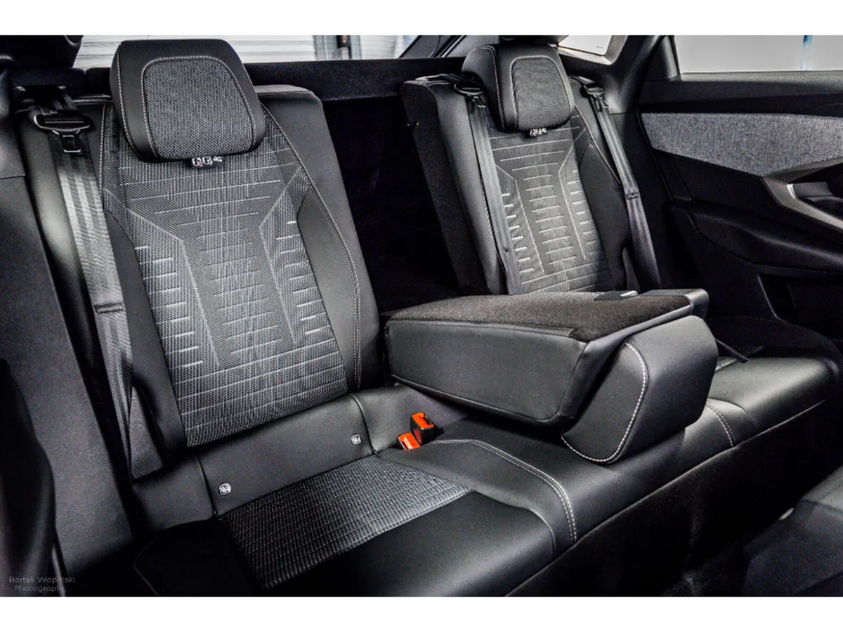 Peugeot 3008 SUV, Petrol Hybrid, 2026, White