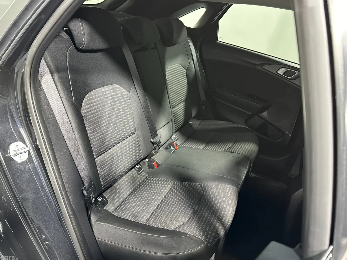 Kia Ceed Hatchback, Petrol, 2022, Black