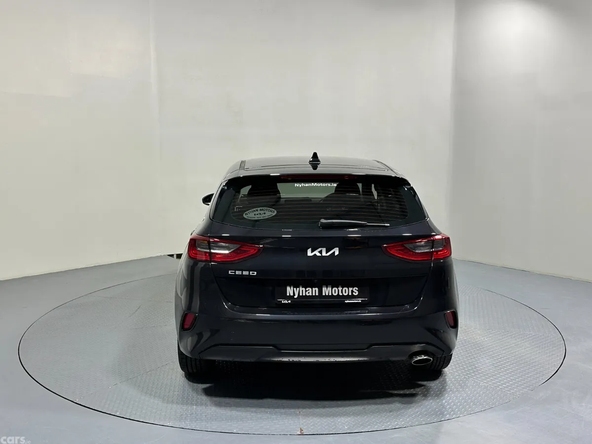 Kia Ceed Hatchback, Petrol, 2022, Black
