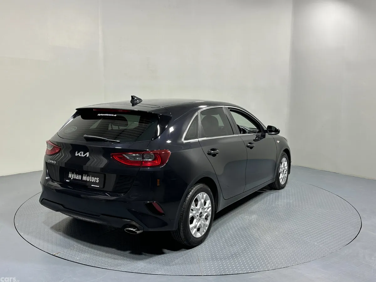 Kia Ceed Hatchback, Petrol, 2022, Black