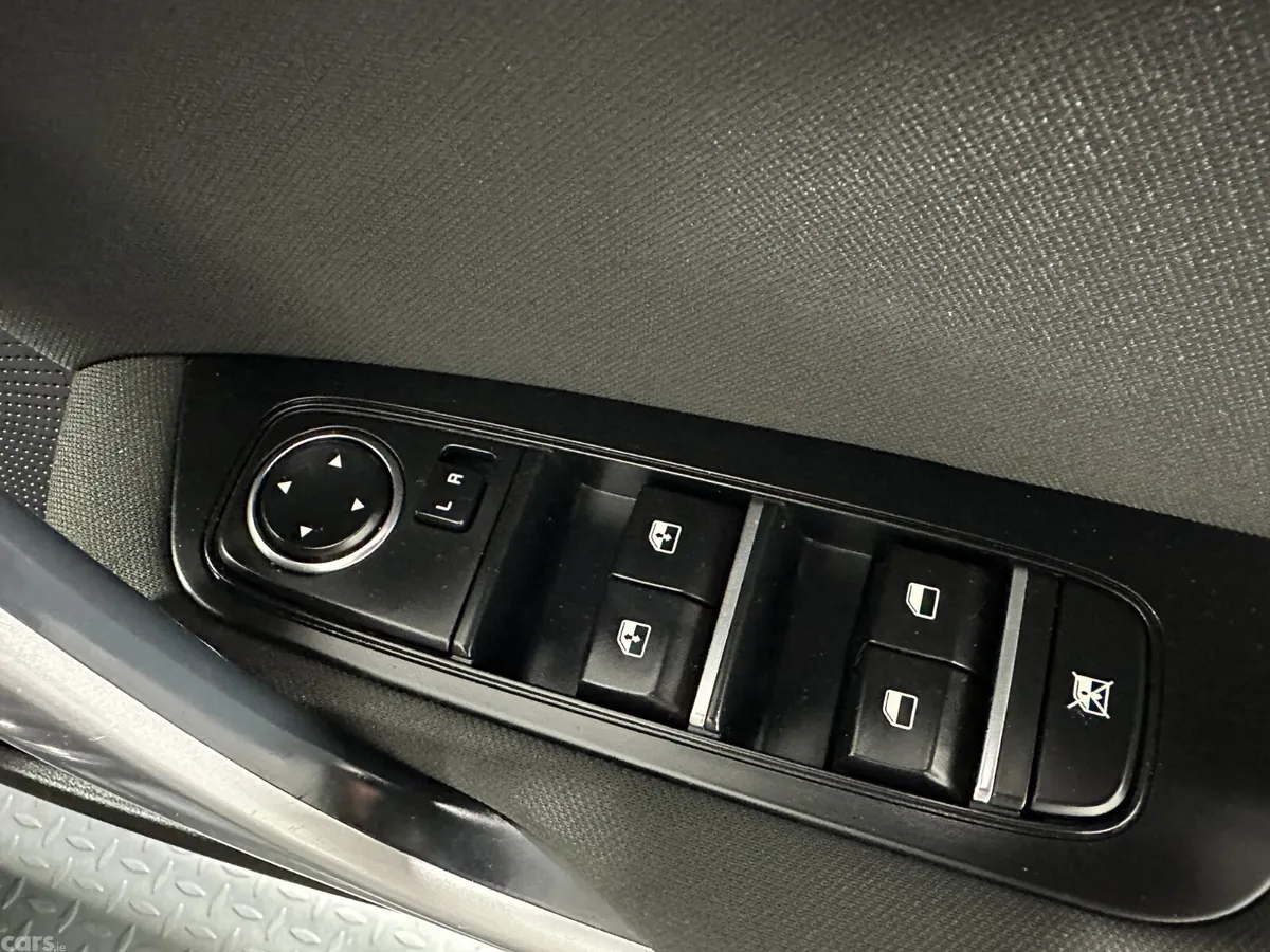 Kia Ceed Hatchback, Petrol, 2022, Black