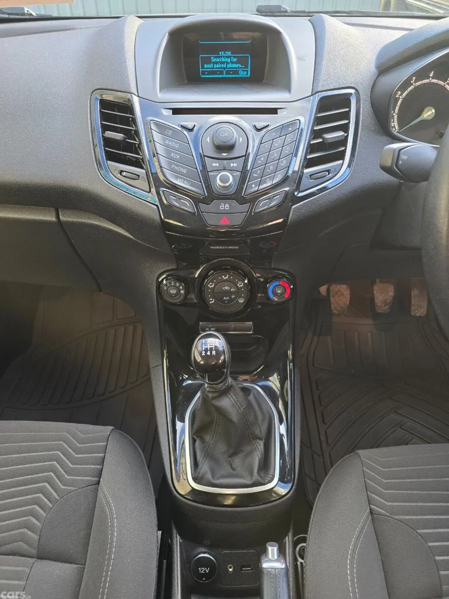 Ford Fiesta Hatchback, Petrol, 2014, White