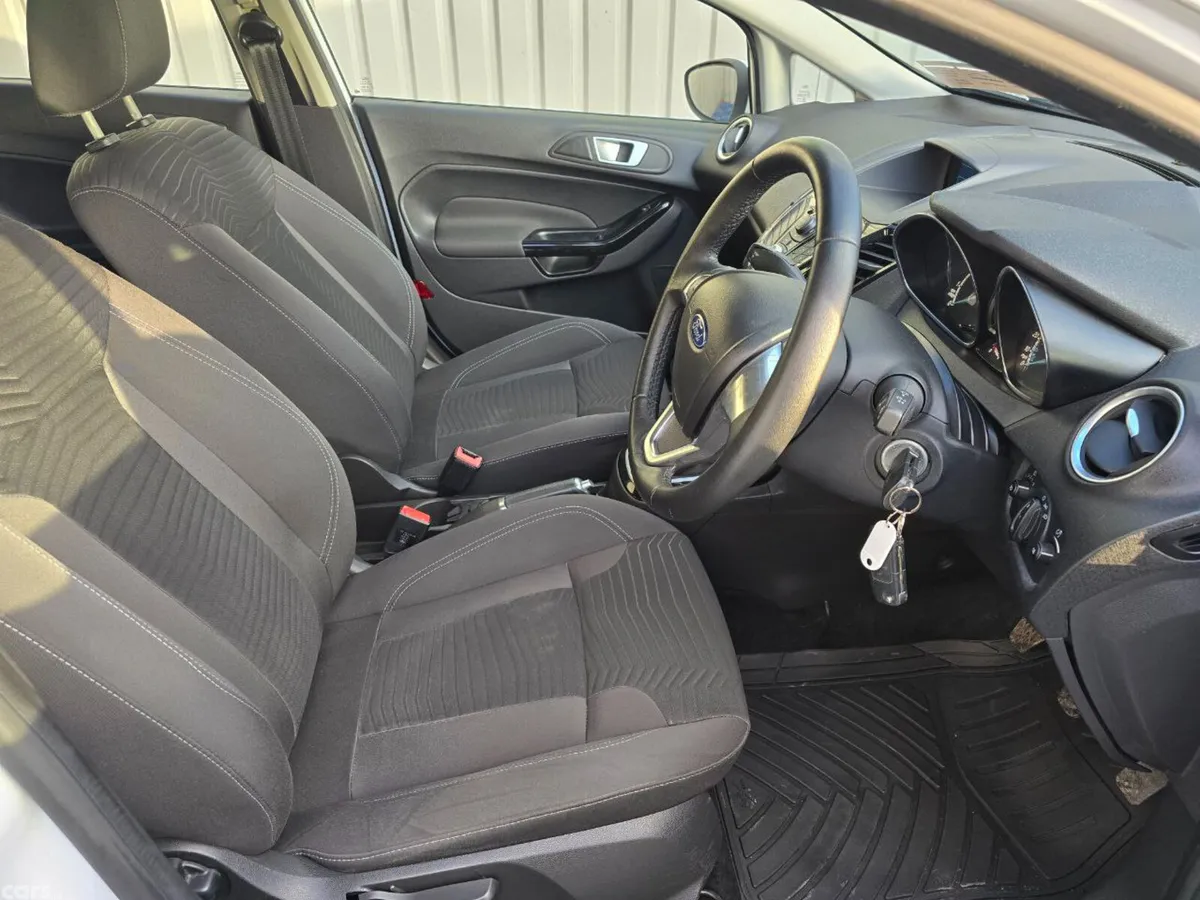 Ford Fiesta Hatchback, Petrol, 2014, White