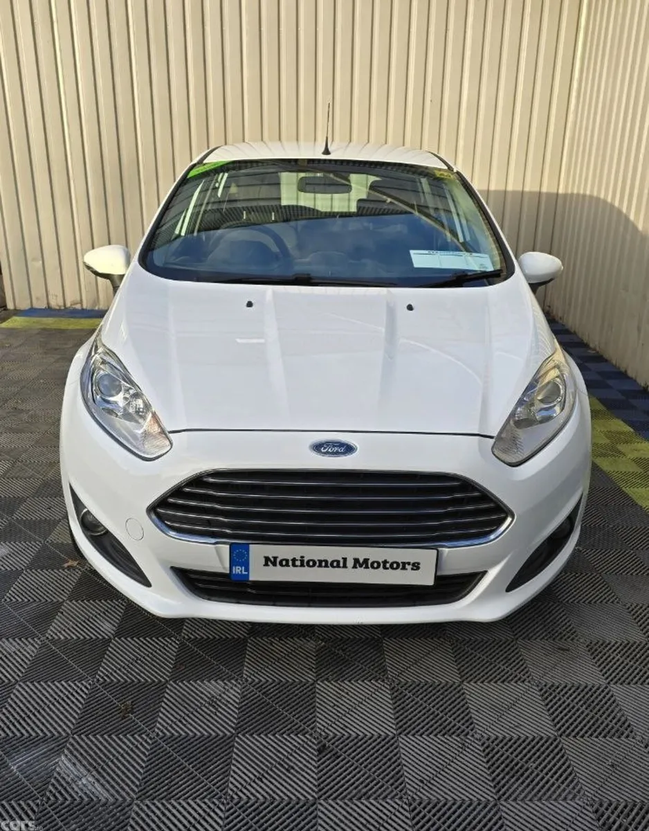 Ford Fiesta Hatchback, Petrol, 2014, White