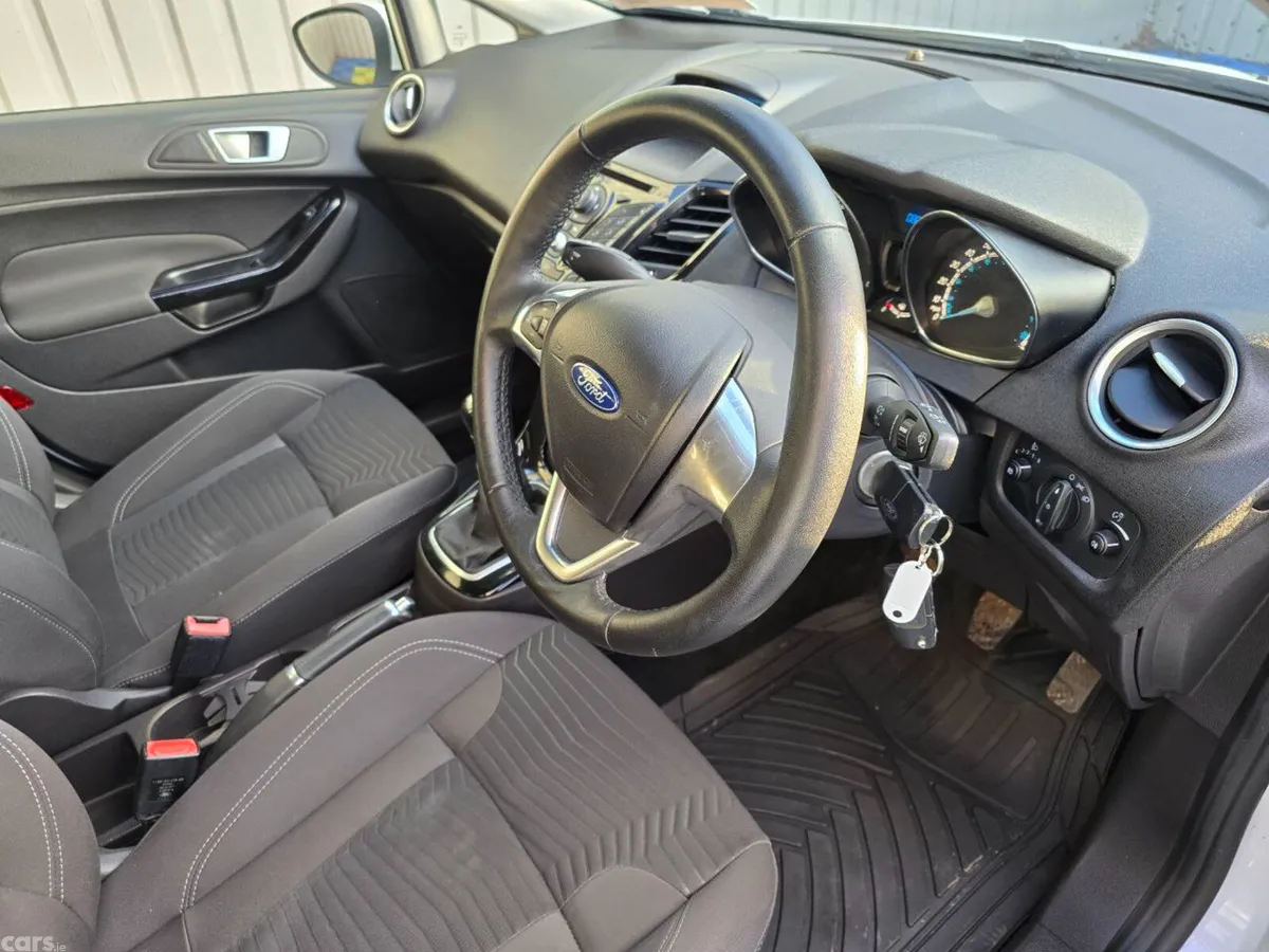 Ford Fiesta Hatchback, Petrol, 2014, White