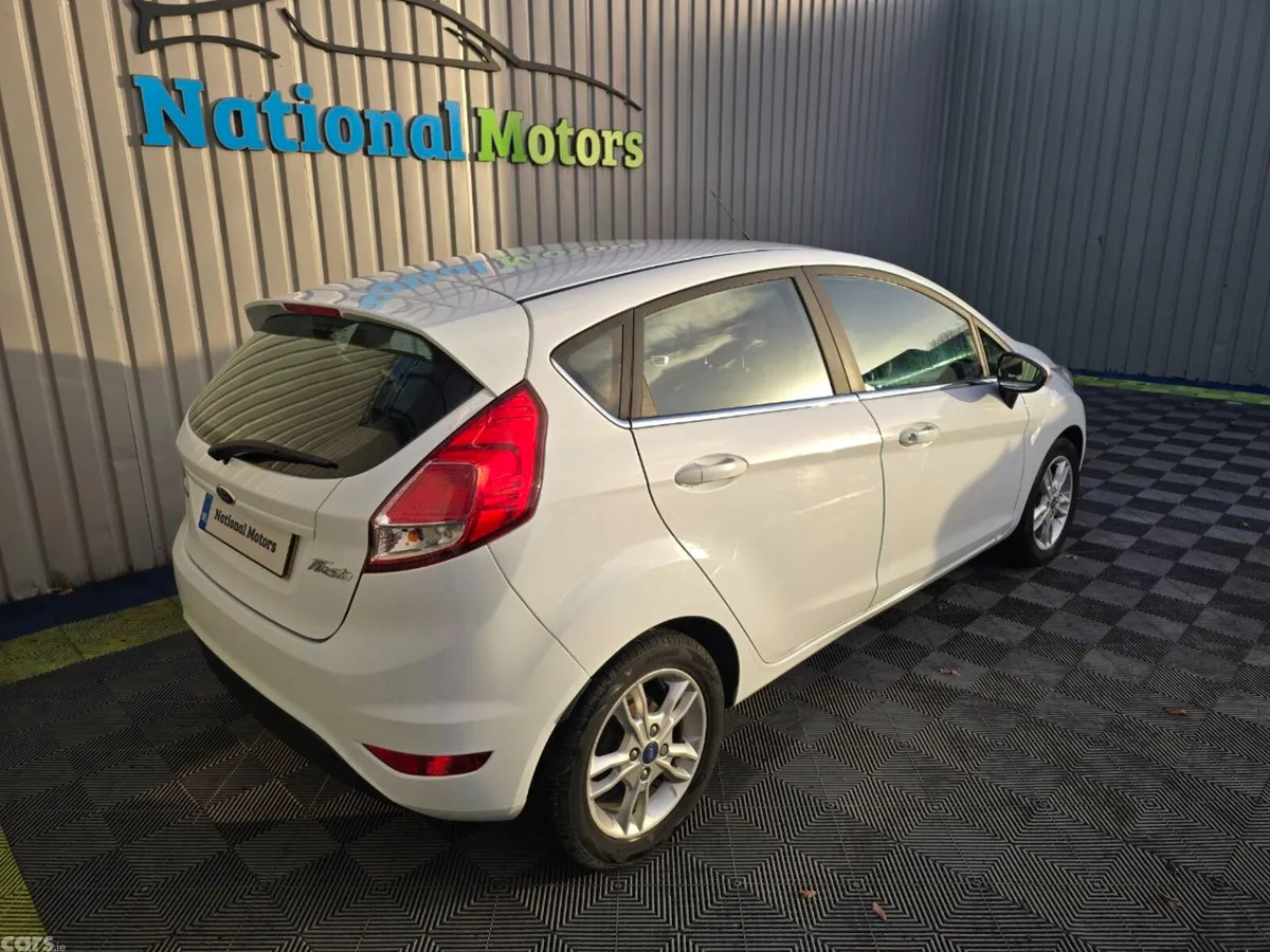 Ford Fiesta Hatchback, Petrol, 2014, White