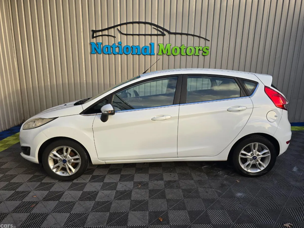 Ford Fiesta Hatchback, Petrol, 2014, White