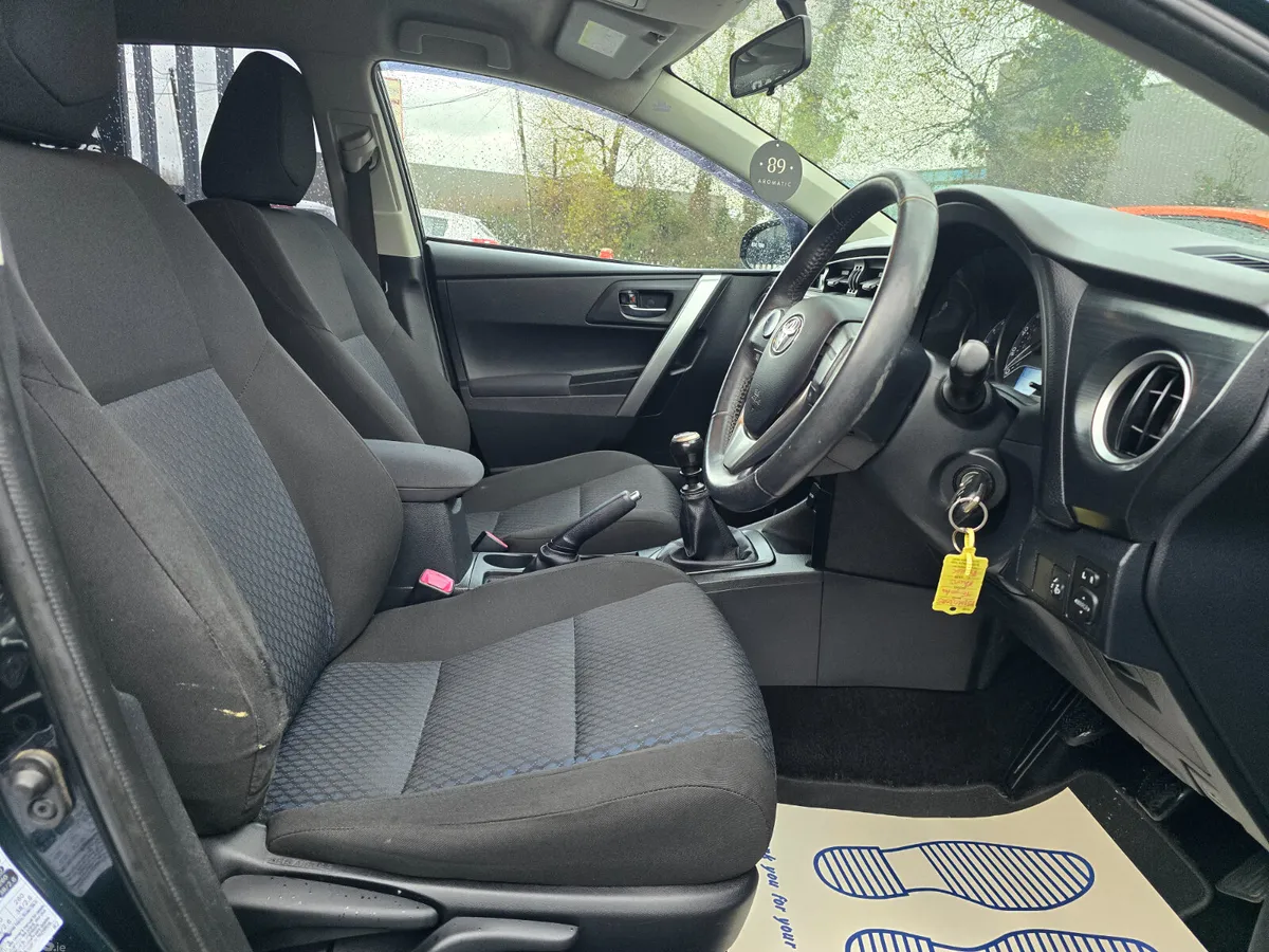 Toyota Auris Hatchback, Diesel, 2015, Grey