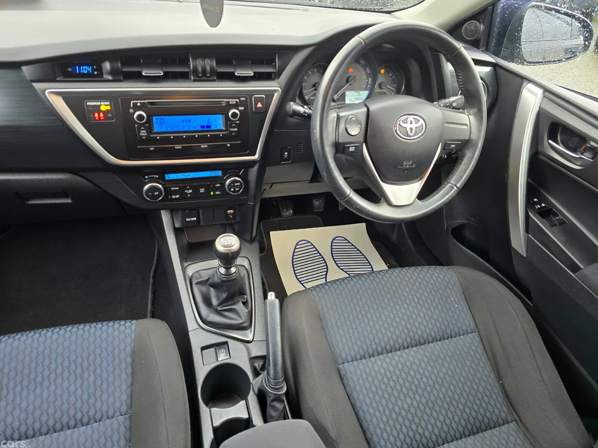 Toyota Auris Hatchback, Diesel, 2015, Grey