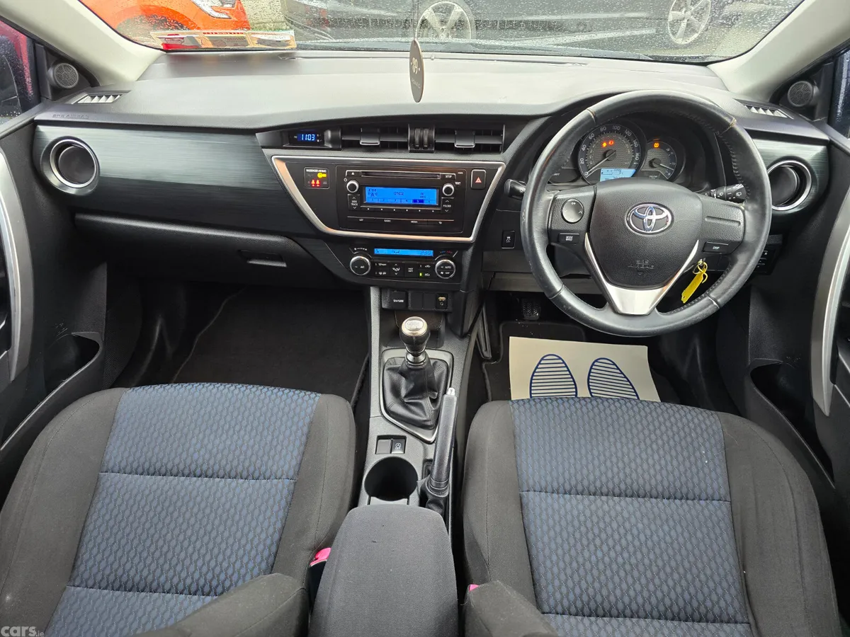 Toyota Auris Hatchback, Diesel, 2015, Grey