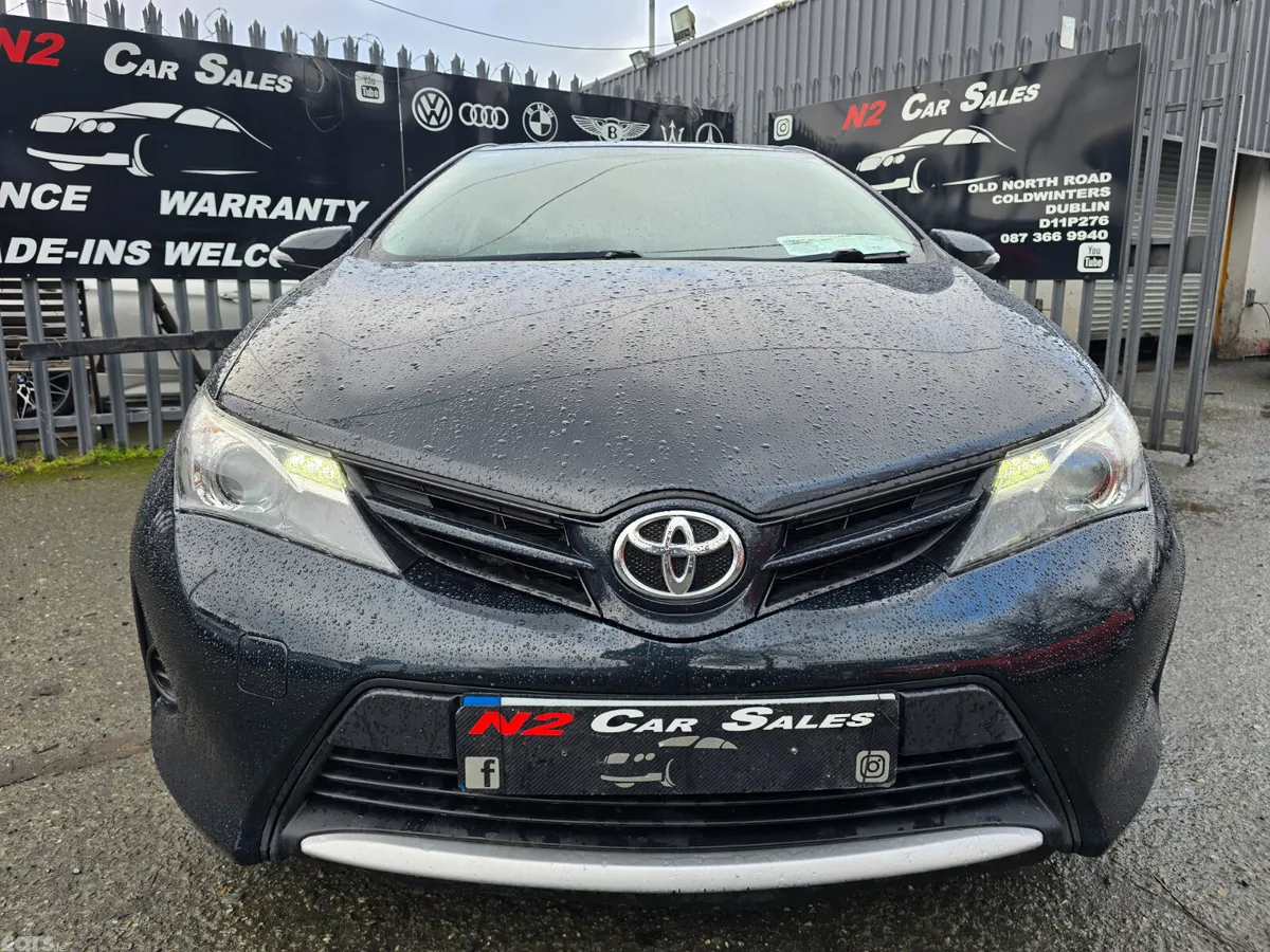 Toyota Auris Hatchback, Diesel, 2015, Grey