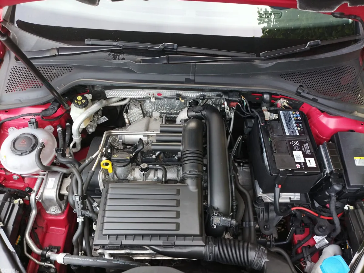 Volkswagen Golf Hatchback, Petrol, 2019, Red