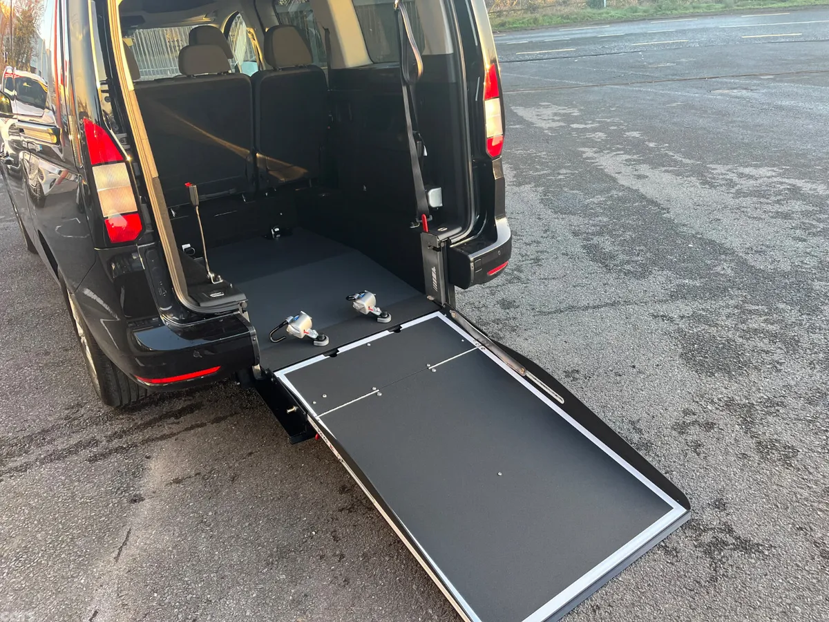 Ford Tourneo Connect MPV, Diesel, 2026, Black