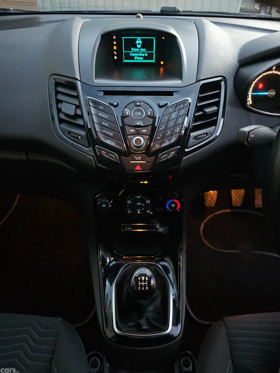 Ford Fiesta Hatchback, Petrol, 2015, Blue