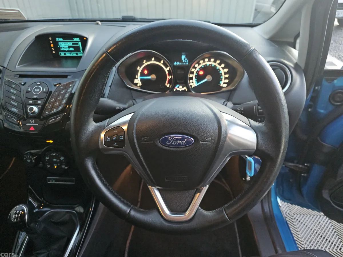 Ford Fiesta Hatchback, Petrol, 2015, Blue