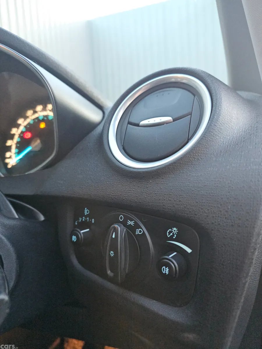 Ford Fiesta Hatchback, Petrol, 2015, Blue