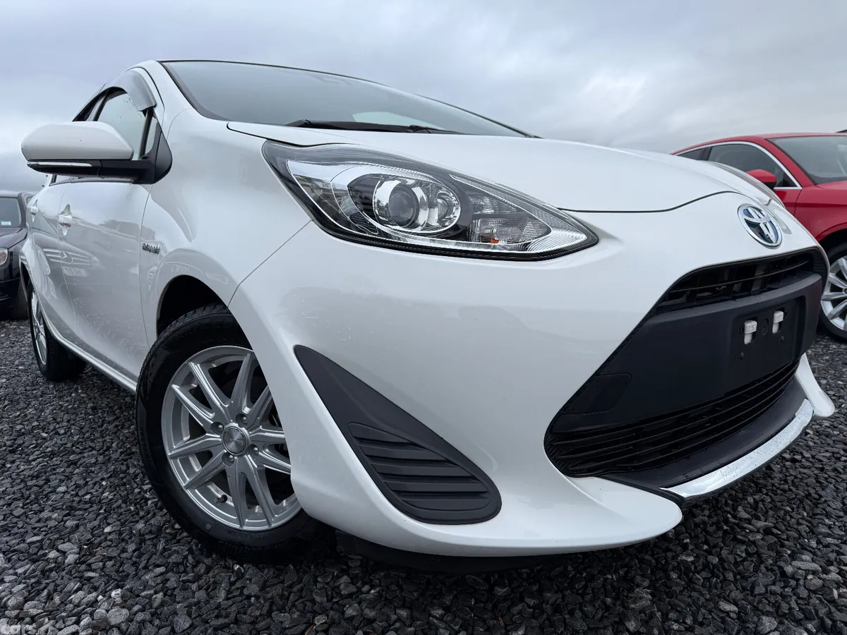 Toyota Aqua Hatchback, Petrol Hybrid, 2020, White