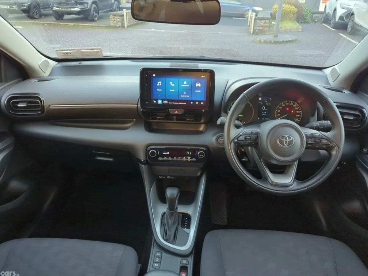 Toyota Yaris Hatchback, Petrol Hybrid, 2025, Grey