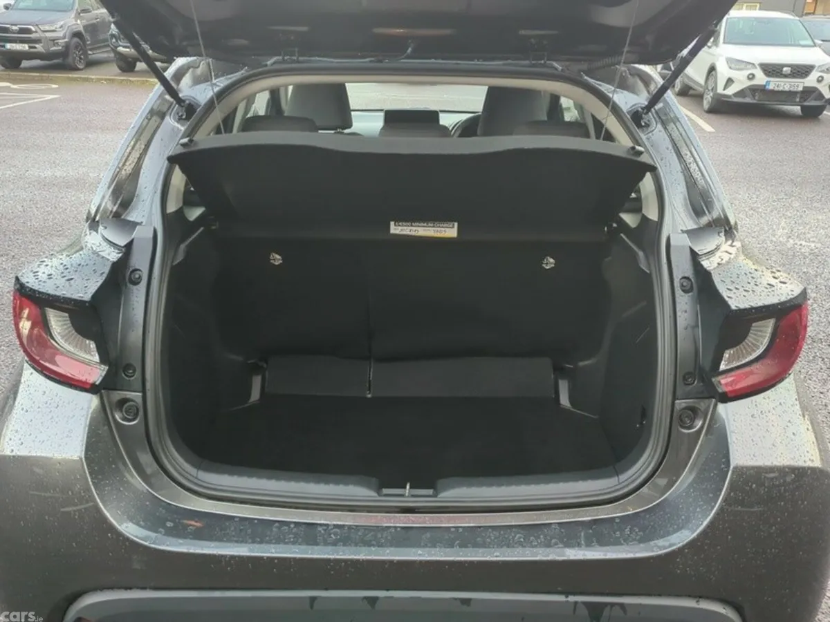 Toyota Yaris Hatchback, Petrol Hybrid, 2025, Grey