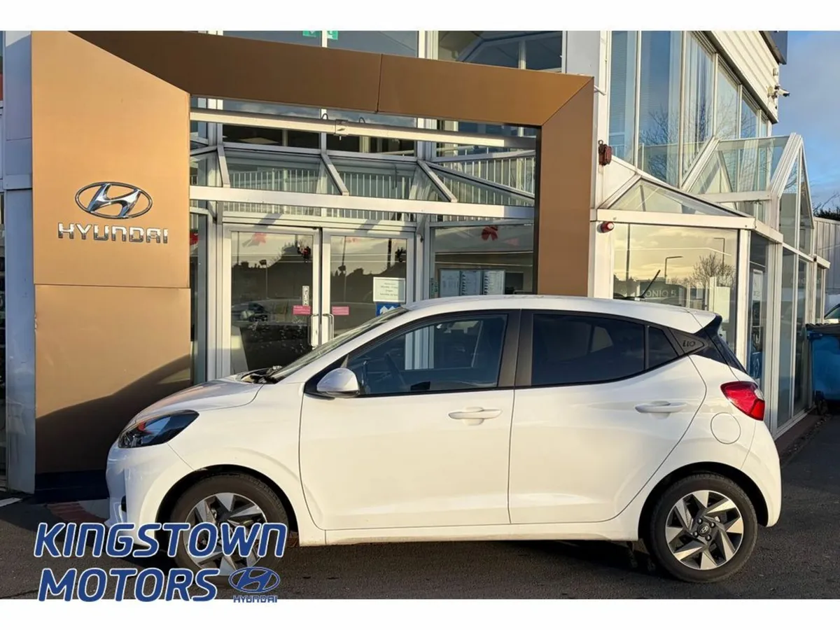 Hyundai i10 Hatchback, Petrol, 2025, White