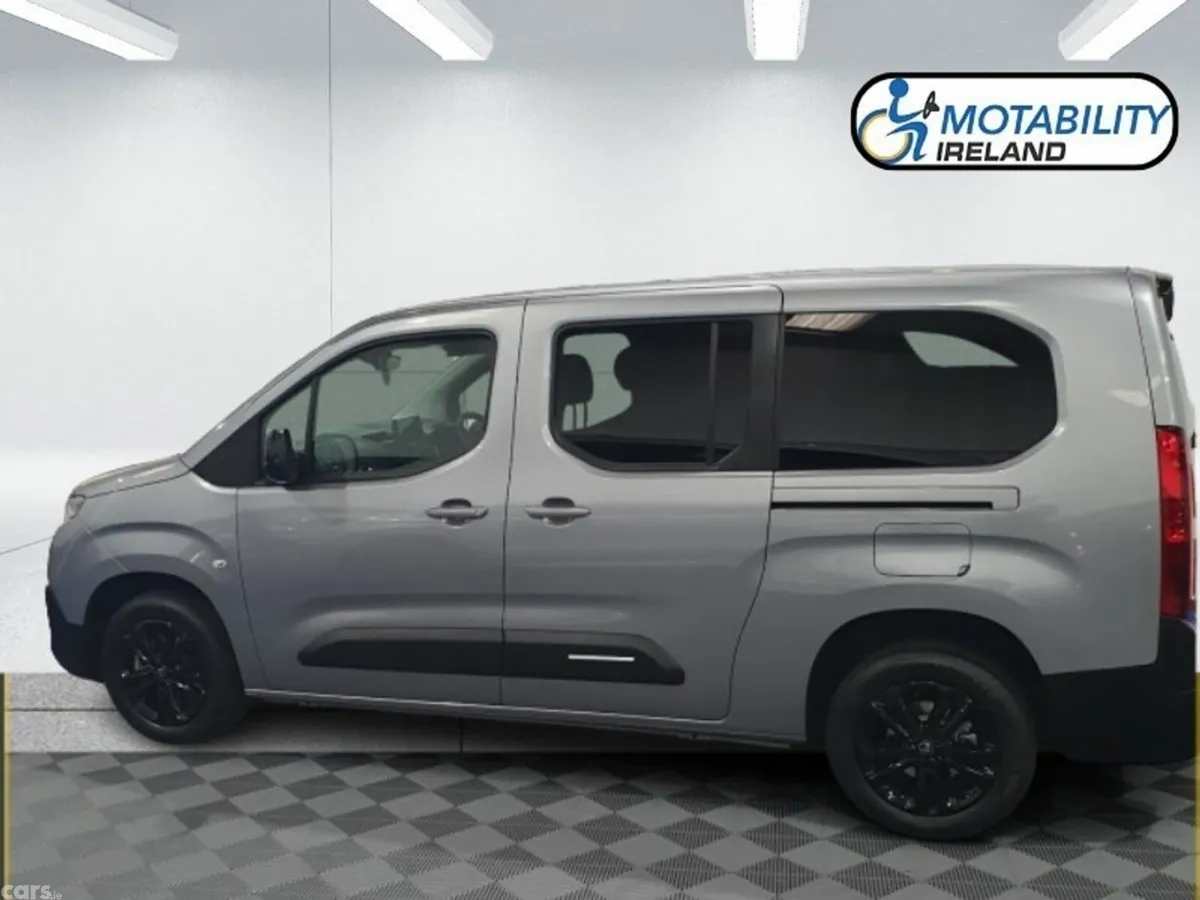 Citroen Berlingo Multispace MPV, Diesel, 2026, Grey