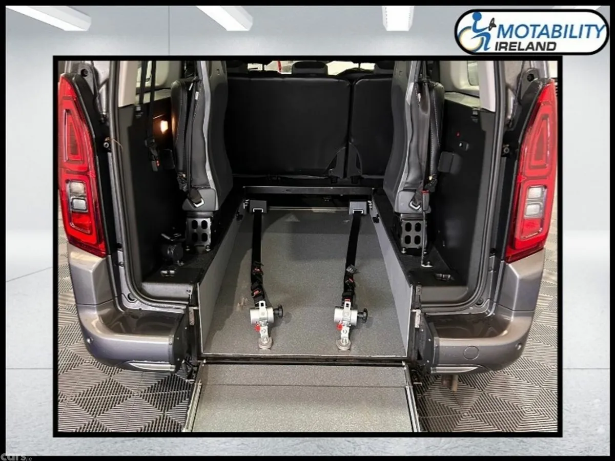 Ford Tourneo Connect MPV, Diesel, 2026, Black