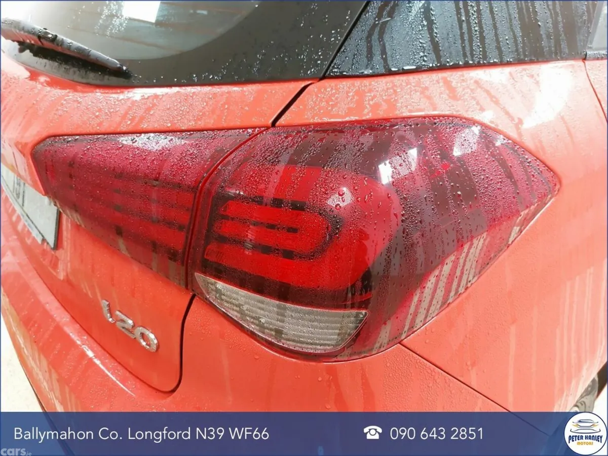 Hyundai i20 Hatchback, Petrol, 2019, Red